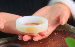 和田玉选购指南：从百元到千万元，看懂价差背后的核心逻辑